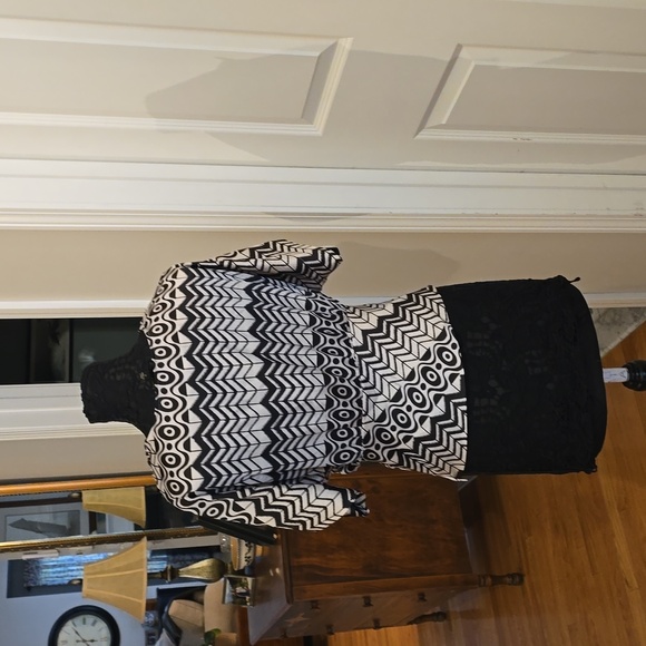 BLACK &WHITE Blouse by Cynthia Steffe - Picture 3 of 4